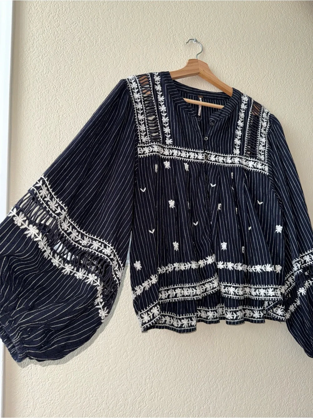 Free People All Roads Lead To You Embroidered Linen Puff Sleeve Blouse Navy M